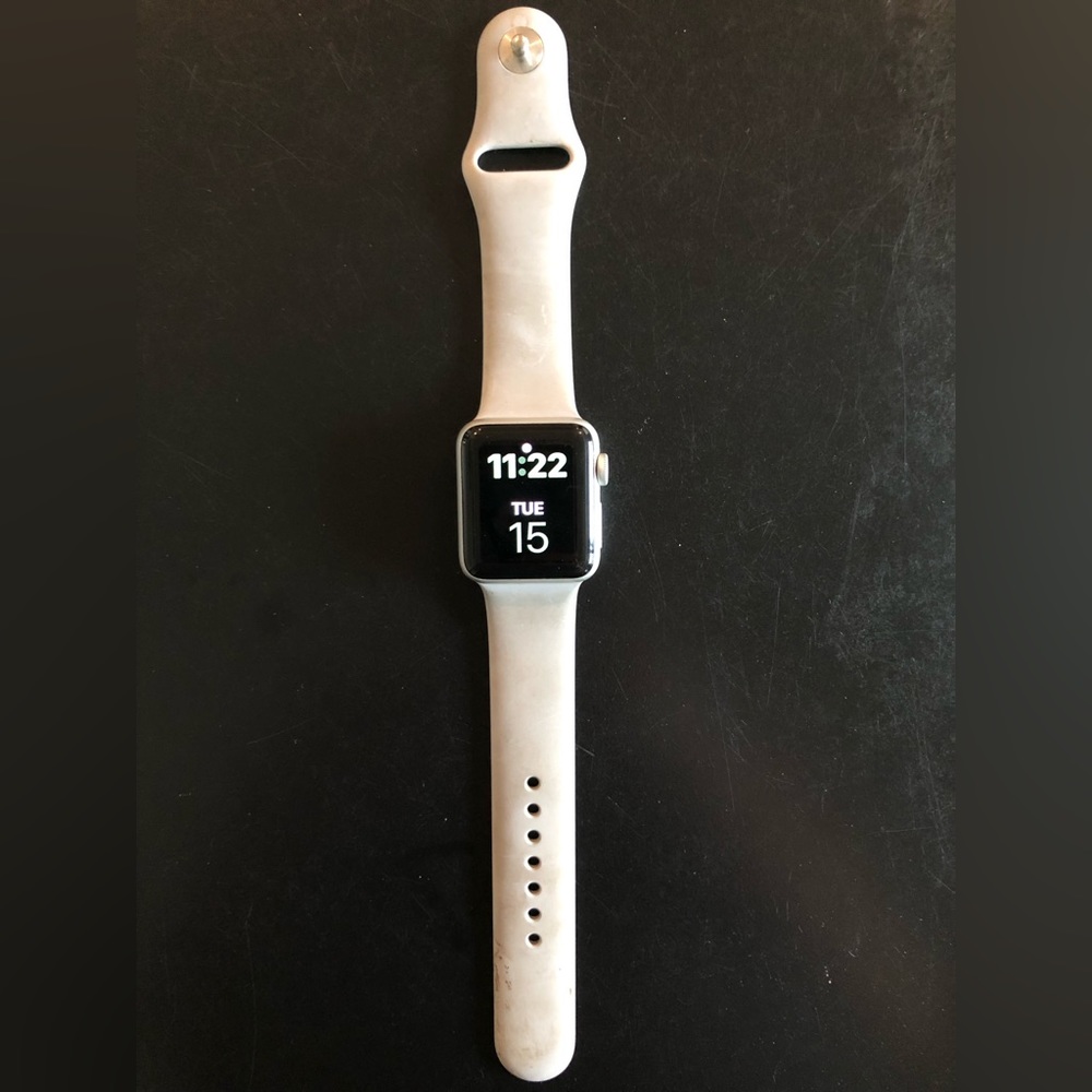 Apple Watch Series 3 GPS 38 mm Aluminum Case w/ Fog Sport Band